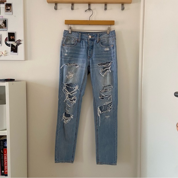 American Eagle Outfitters Women’s Mid-rise Distressed Tom Girl Jeans Light Wash - Picture 2 of 14